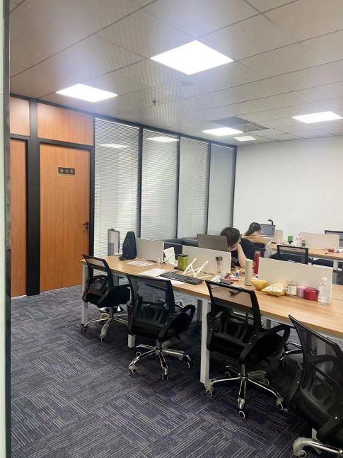 房东直售汉街国际总部A座131平精装修拎包办公低价出售