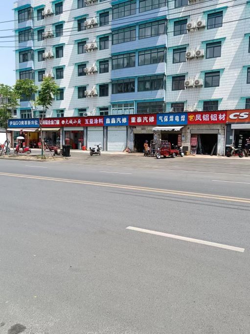 东西湖革新大道三秀路临街门面 精装修 教师楼底层 客流量大