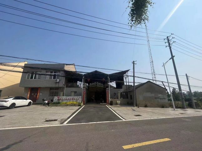 蔡甸龙潭村1200平厂房 可租可售 有配套住宿和办公