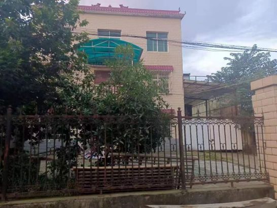 房东直租青山前锋村大厂房优价出租，交通便利，配套齐全