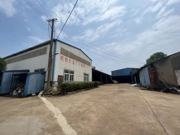 新洲区6500平钢构厂房可分租 铸造业设备可转让