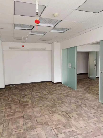 房东直租中南大厦446平精装修7加1格局低价招租