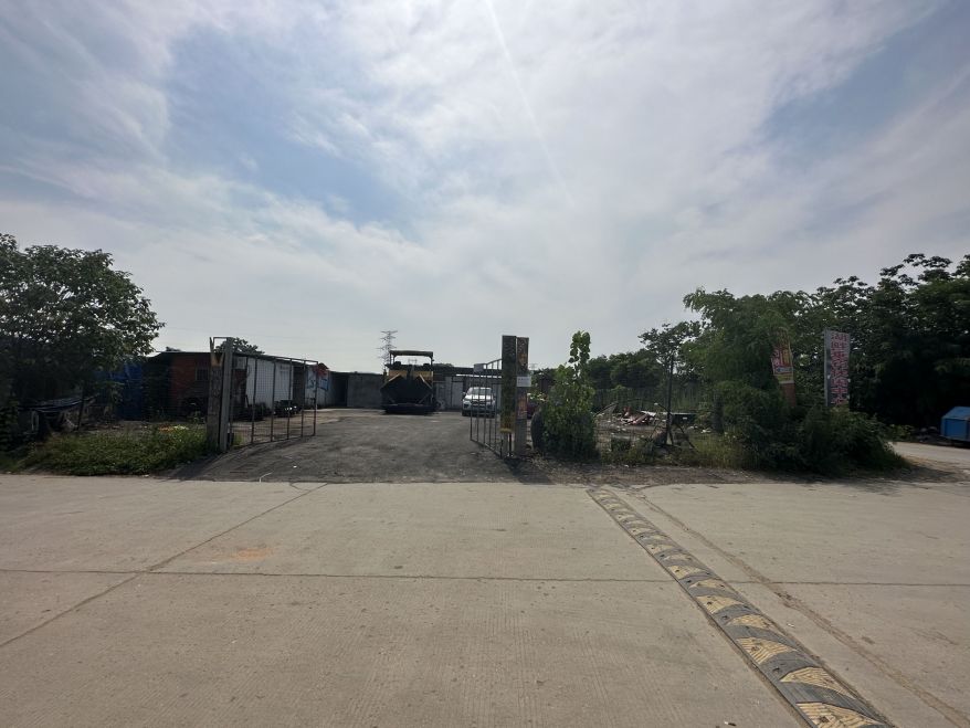 洪山三环边上空场地招租，带住宿