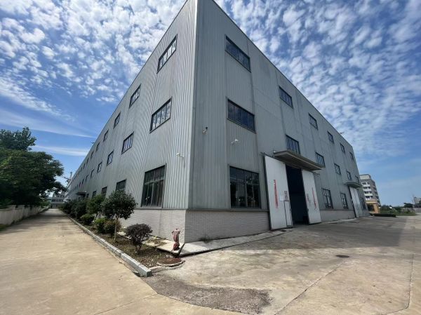 鄂城区3860平钢构厂房，另5000平可定制厂房 配套齐全