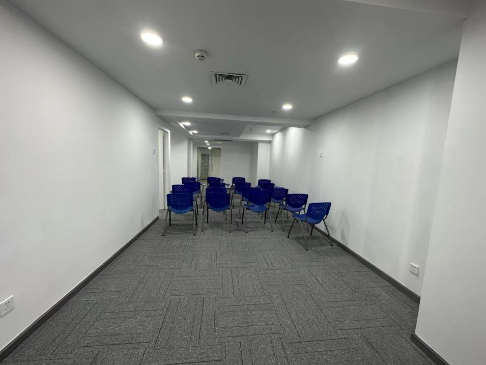 房东直租 周末有中央空调 中商广场精装修写字楼地铁口优价出租