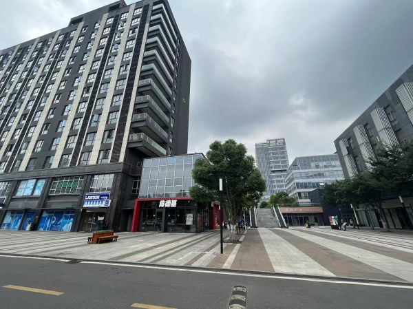 （房东直租）关山东湖网谷321平精装写字楼配套齐全拎包办公