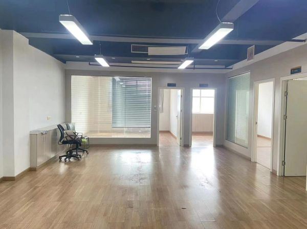 房东直租沌口凤铭广场161平精装修低价甩租