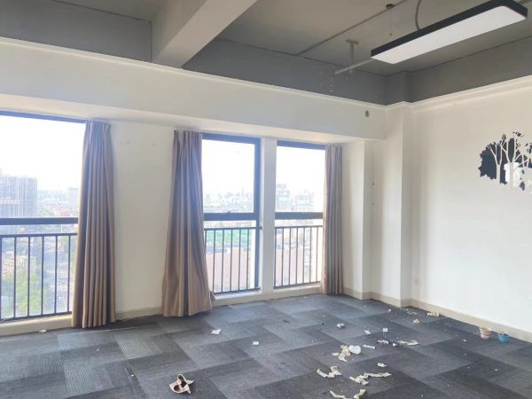 房东直租硚口保利香槟国际金座171平精装修5加1格局低价甩租