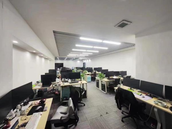 房东直租中北路凯德1818精装修148平精装修低价招租