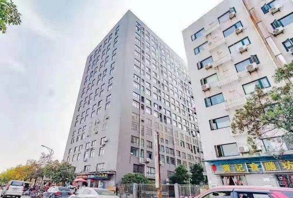 房东直租，光谷八号工坊精装写字楼100平，优价出租