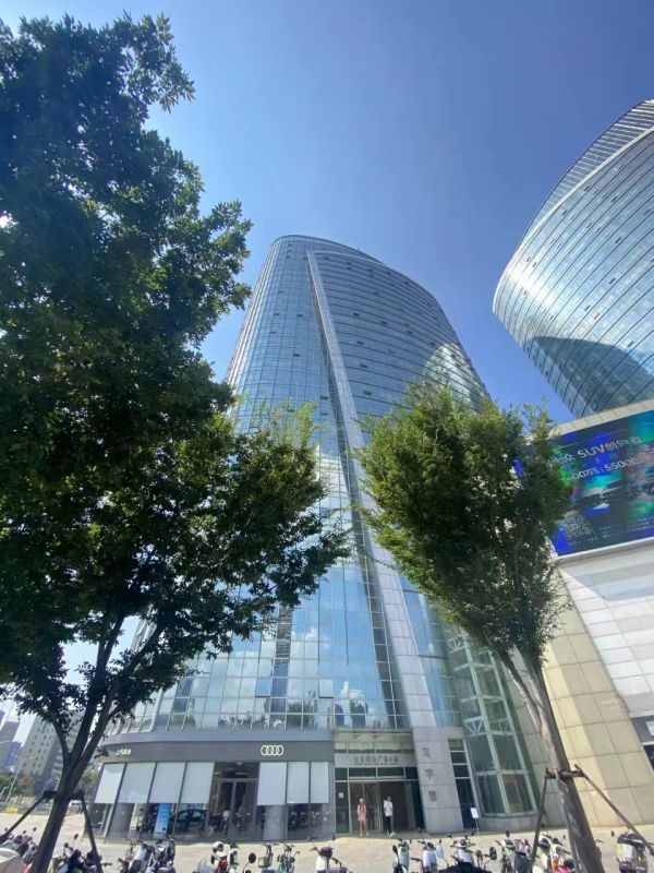 房东直租洪山光谷国际广场130平全新精装修低价招租