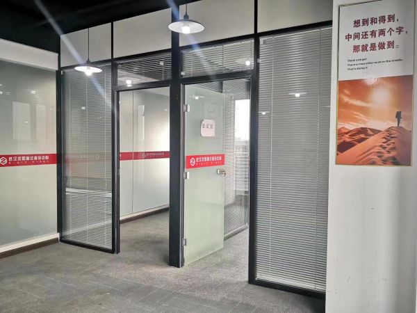 （房东直租）金银湖精装131平写字楼