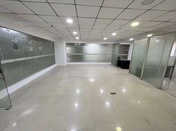 房东直租钟家村汉商银座写字楼，地铁口交通便利优价出租