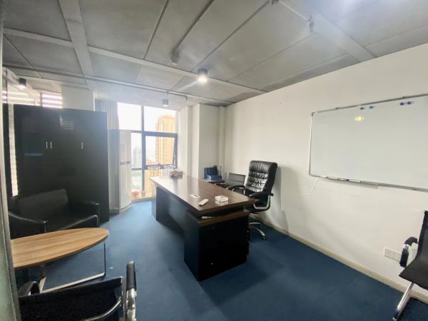 房东直租 武汉天街精装210平拎包办公低价甩租