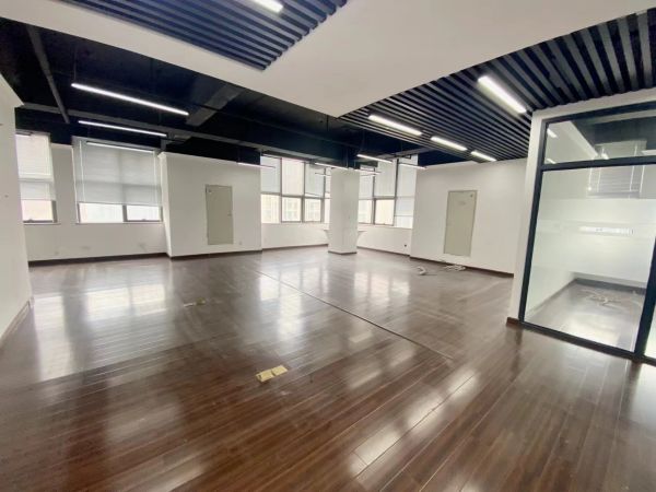 房东直租 汉阳四新 和昌中心 185平 地铁口 价格可面议