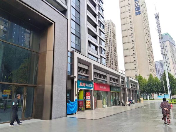 房东直租武昌徐家棚地铁口临街旺铺76平，优价直租