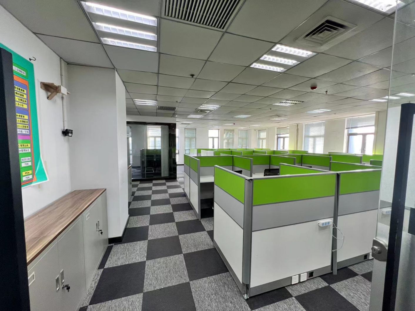 房东直租 金融港带办公家具精装写字楼优价出租 