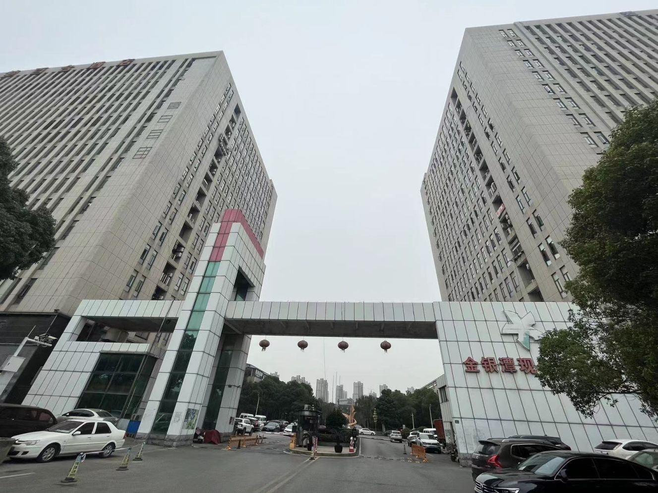 武汉客厅地铁口精装厂房仓库房东直租配套齐全