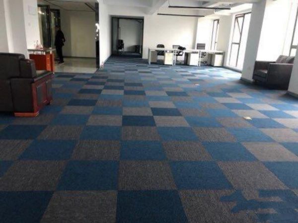 房东直租洪山光谷2号线地铁口边128平＋268平全新精装修低价招租