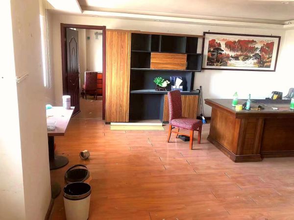 房东直租沌口银城大厦写字楼650平，低价出租