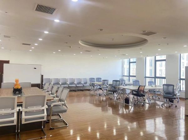 房东直租东西湖临空一号230平精装拎包低价招租