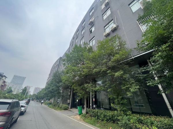 房东直租，光谷八号工坊256平厂房 写字楼 交通便利