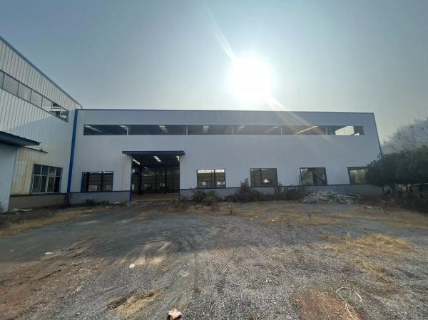 武汉周边赤壁市6500平钢构厂房 可分租 低价急租