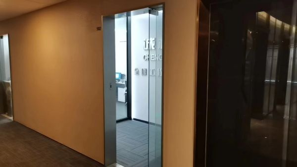 楚峰大厦902精装写字楼，房东直租