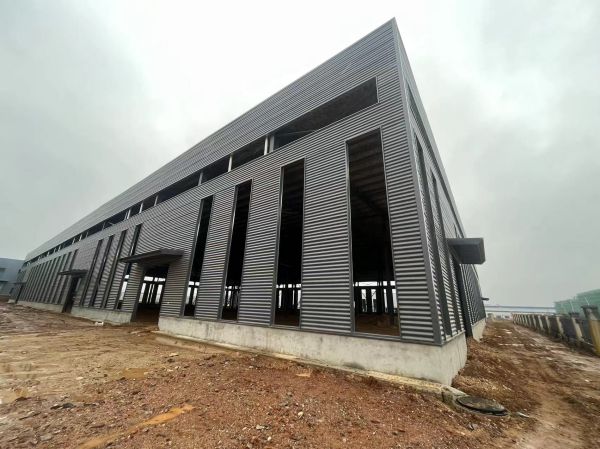 房东直租武汉周边红安8500平标准钢构厂房 优价出租