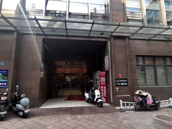 房东直租硚口古田四路200平精装写字楼优价出租