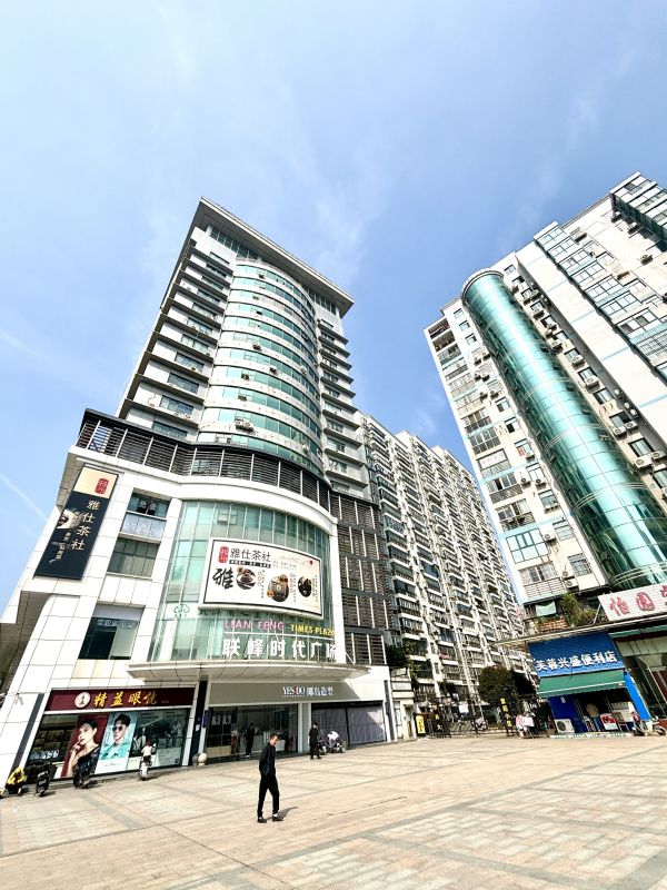 房东直租洪山区光谷鲁磨路60平精装低价招租