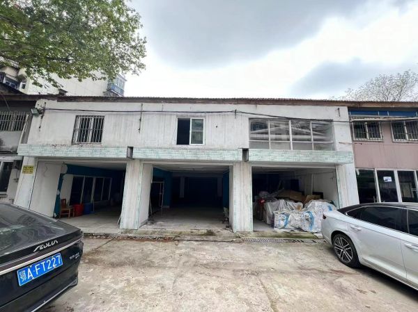 房东直租汉阳钟家村砖混厂房1600平带住宿办公，优价出租