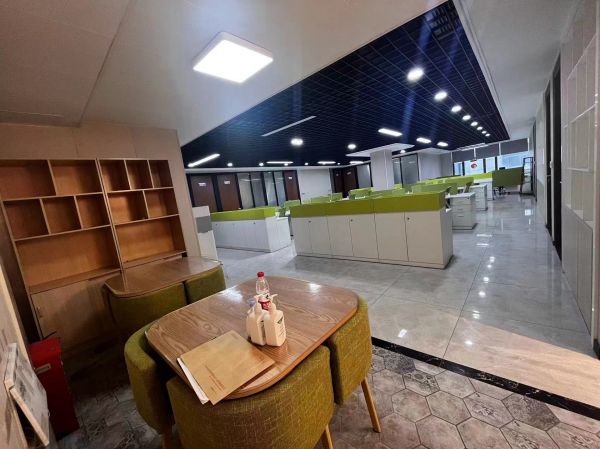 房东直租汉阳华中智谷400平精装写字楼优价招租交通便利