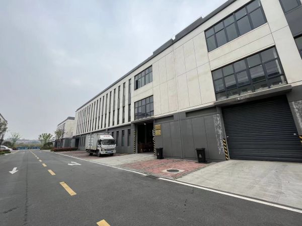 房东直租 阳逻标准工业园框架2400平厂房 配套齐全