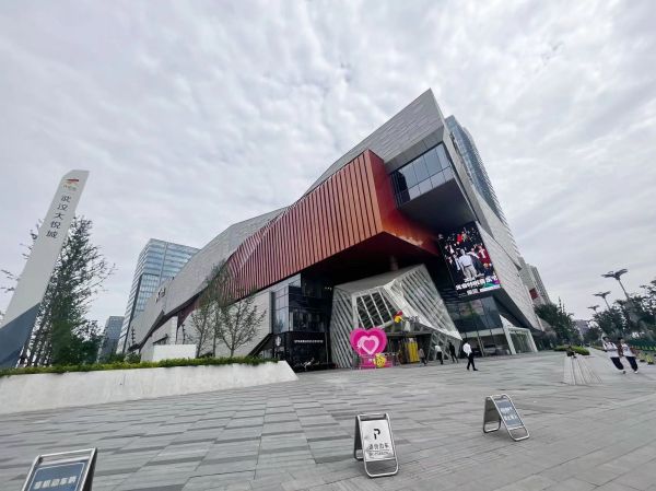 房东直租洪山光谷大悦城全新精装写字楼优价租交通便利