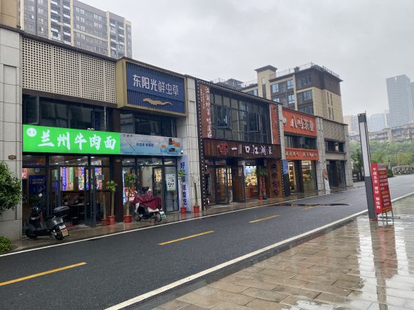 老板直租，果几水果店80平精装商铺，优价转让