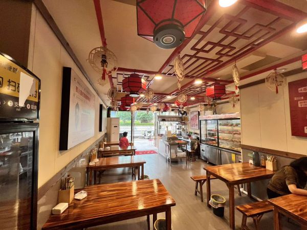 老板直转洪山关山临街盈利中麻辣烫店优价转让