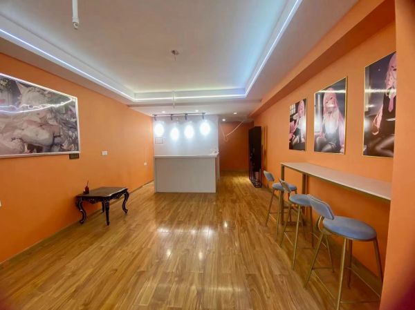 房东直租中北路精装修240平7加1格局低价招租