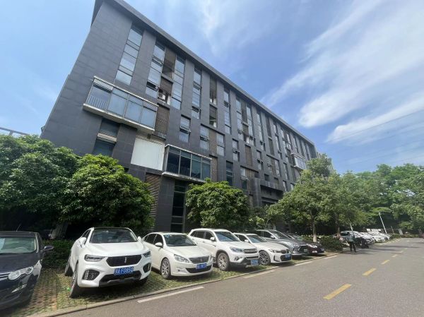 房东直租光谷总部空间配套齐全厂房优价招租