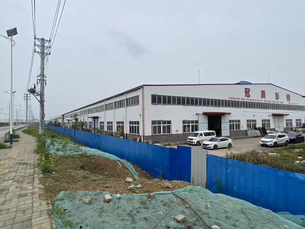 房东直租孝感107国道边（八一大桥头）标准钢构厂房优价招租