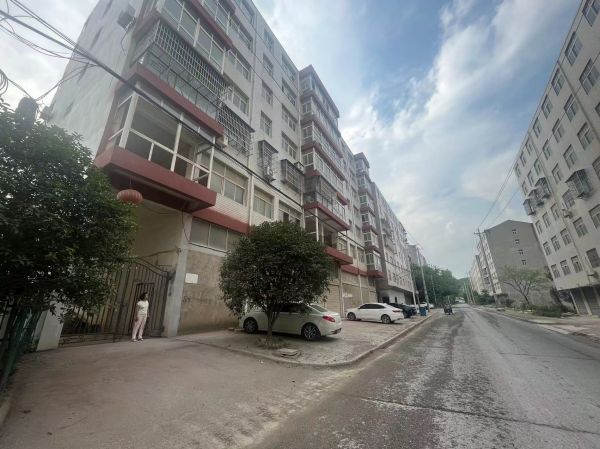 鄂州华容区3000平厂房招租 房东直租 交通便利