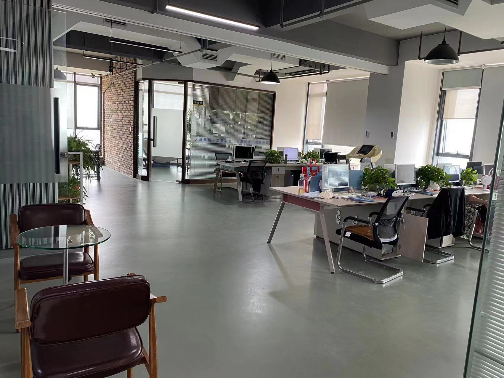 （房东直租）金银湖精装264平写字楼，欧亚广场，优价招租