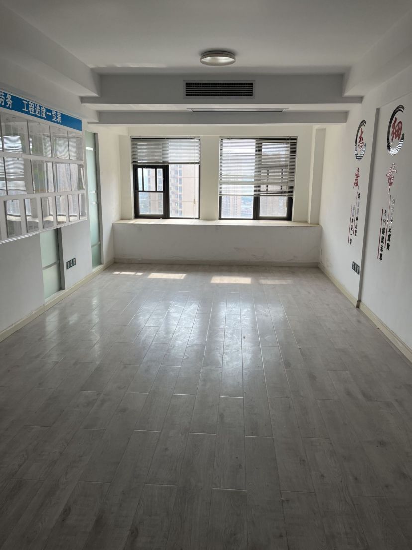 精装修房东直租，王家湾中央生活区10栋180平优价招租