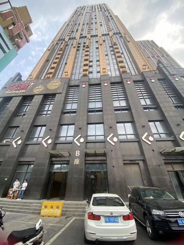 房东直租：龙阳时代广场精装写字楼 ，交通便利优价招租