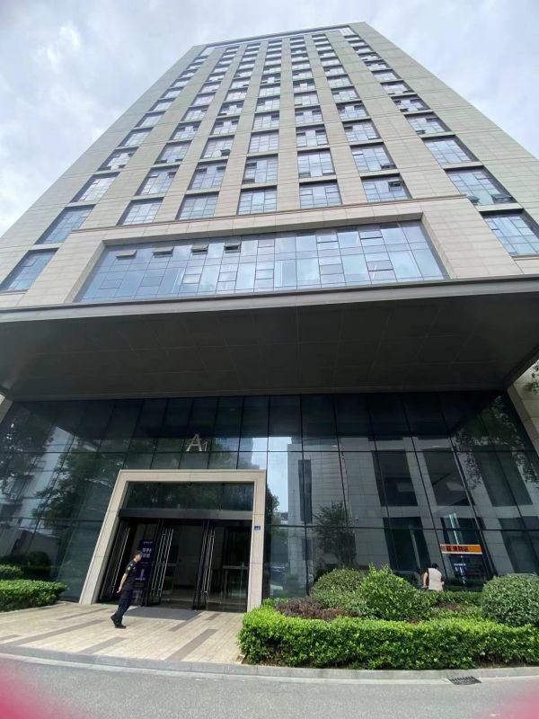 房东直租江汉区新长江CBD精装修写字楼配套齐全 低价招租