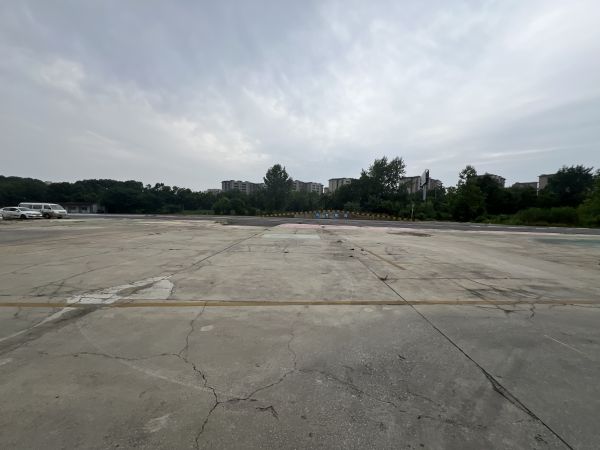 房东直租黄陂盘龙城独门独院10000平空场地招租