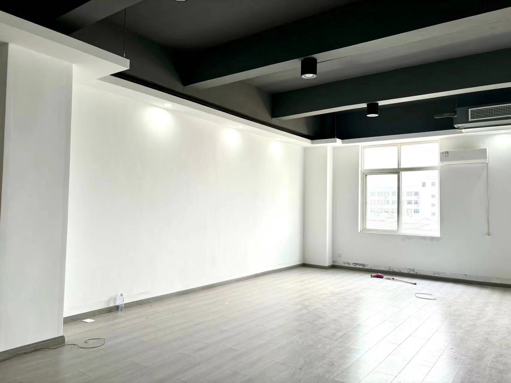 房东直租江夏光谷八号工坊155平精装修低价招租