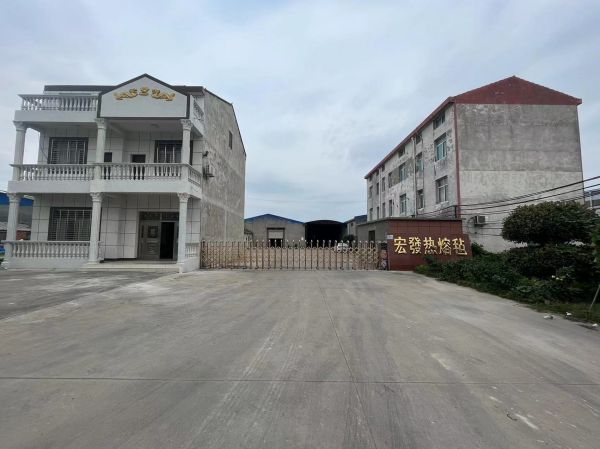 武汉市区一小时车程2000平钢构厂房 房东直租