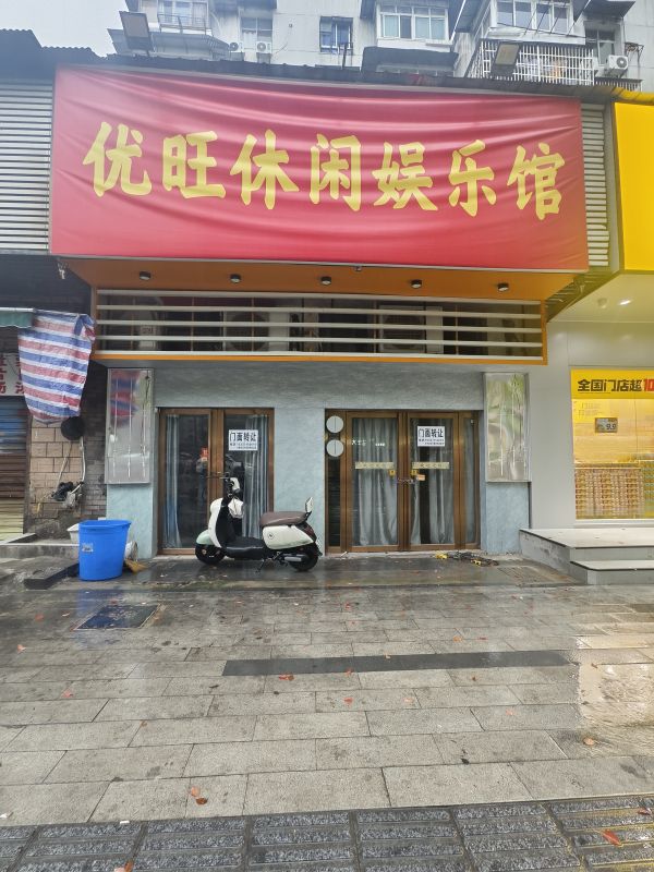 常青三路空置中临街旺铺，客流量大，老板直转