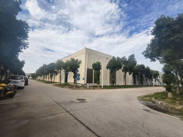 大型国企直租蔡甸凤凰路地铁口附近标准厂房仓库，优价出租